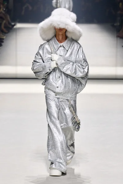 Look 47